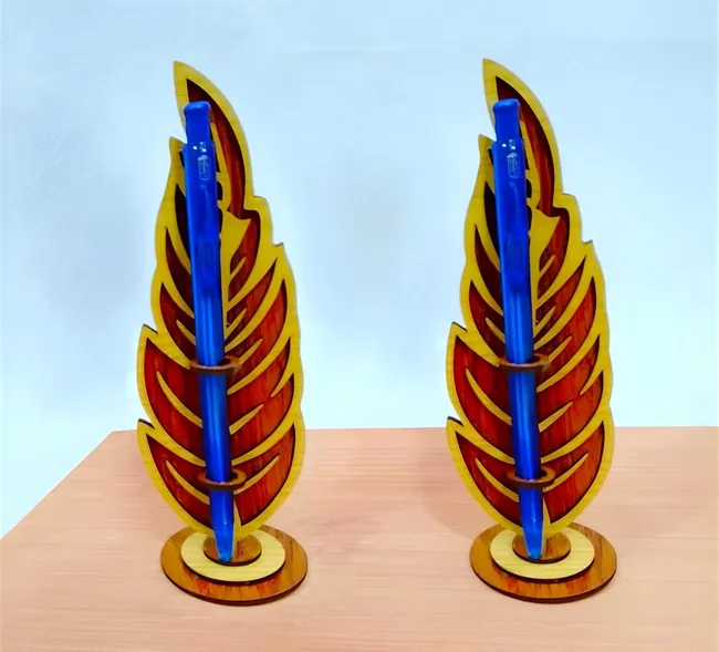 Bird feather pen holder stand office