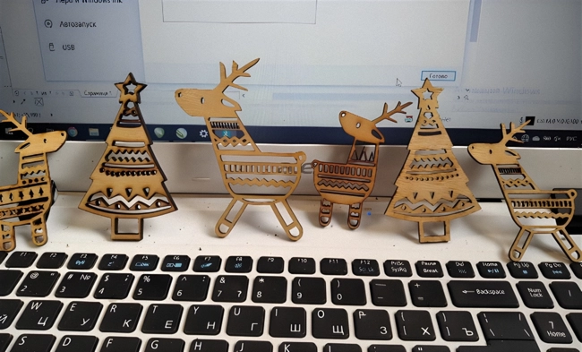 Deer with christmas tree wooden decorations S0000376 file cdr and dxf pdf free vector download for Laser cut