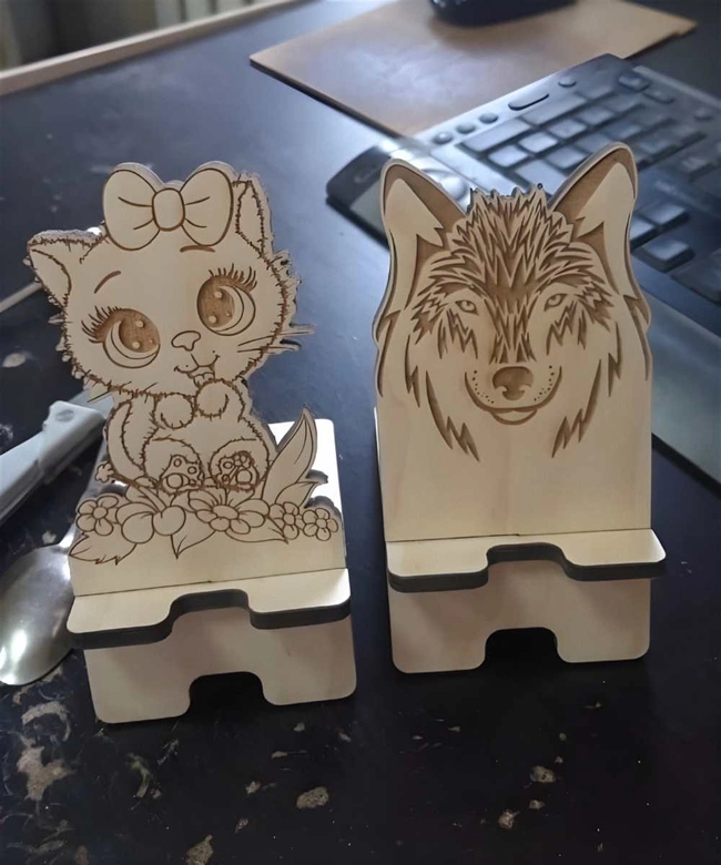 Wolf and kitty mobile phone stands S0000761 file cdr and dxf pdf free vector download for Laser cut